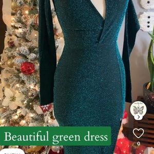 beautiful green shiny strech outfit for these holidays or some activities🤩